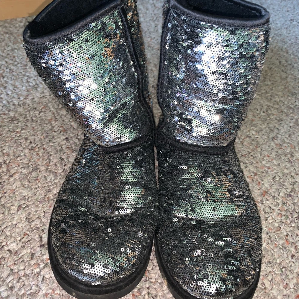 COPY - UGG sequin boots